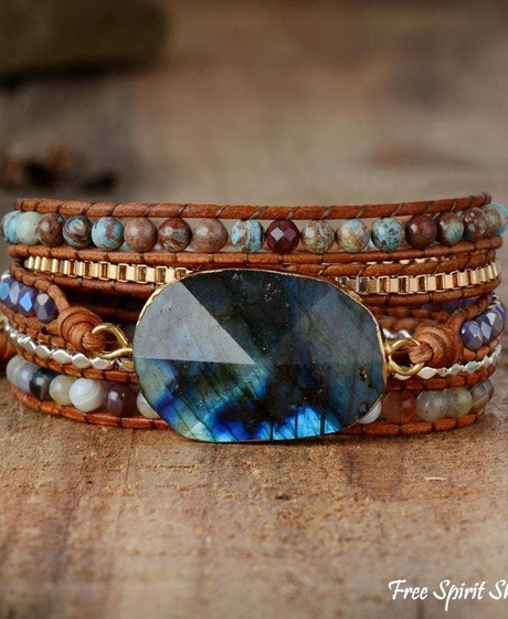 Jewelry: Bracelets