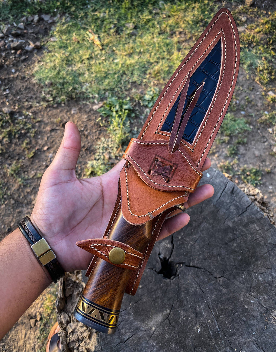 Large Damascus Knife, Round Wood Handle