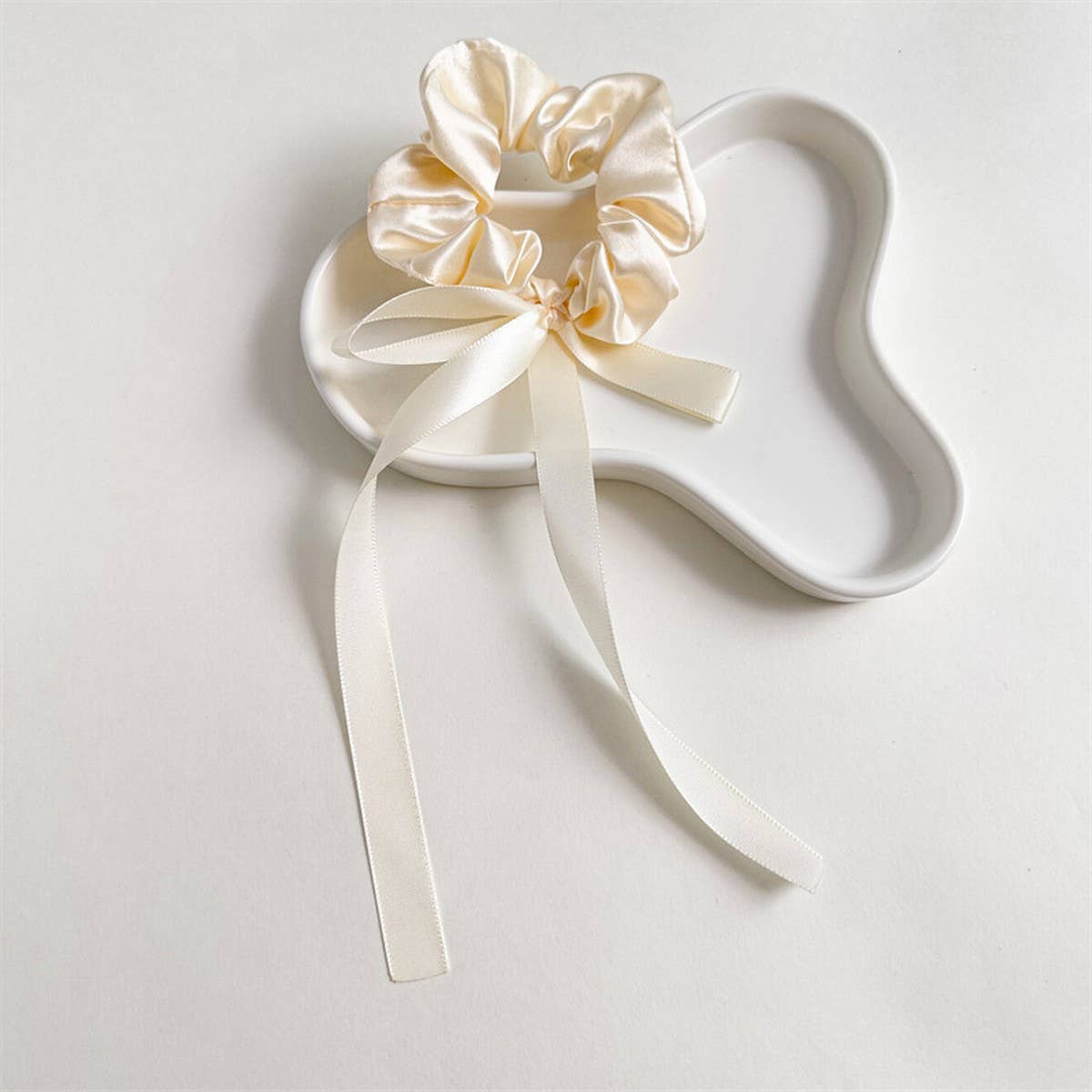 Streamer Hair Tie