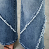 Mid-Rise Jeans with Frayed Seam