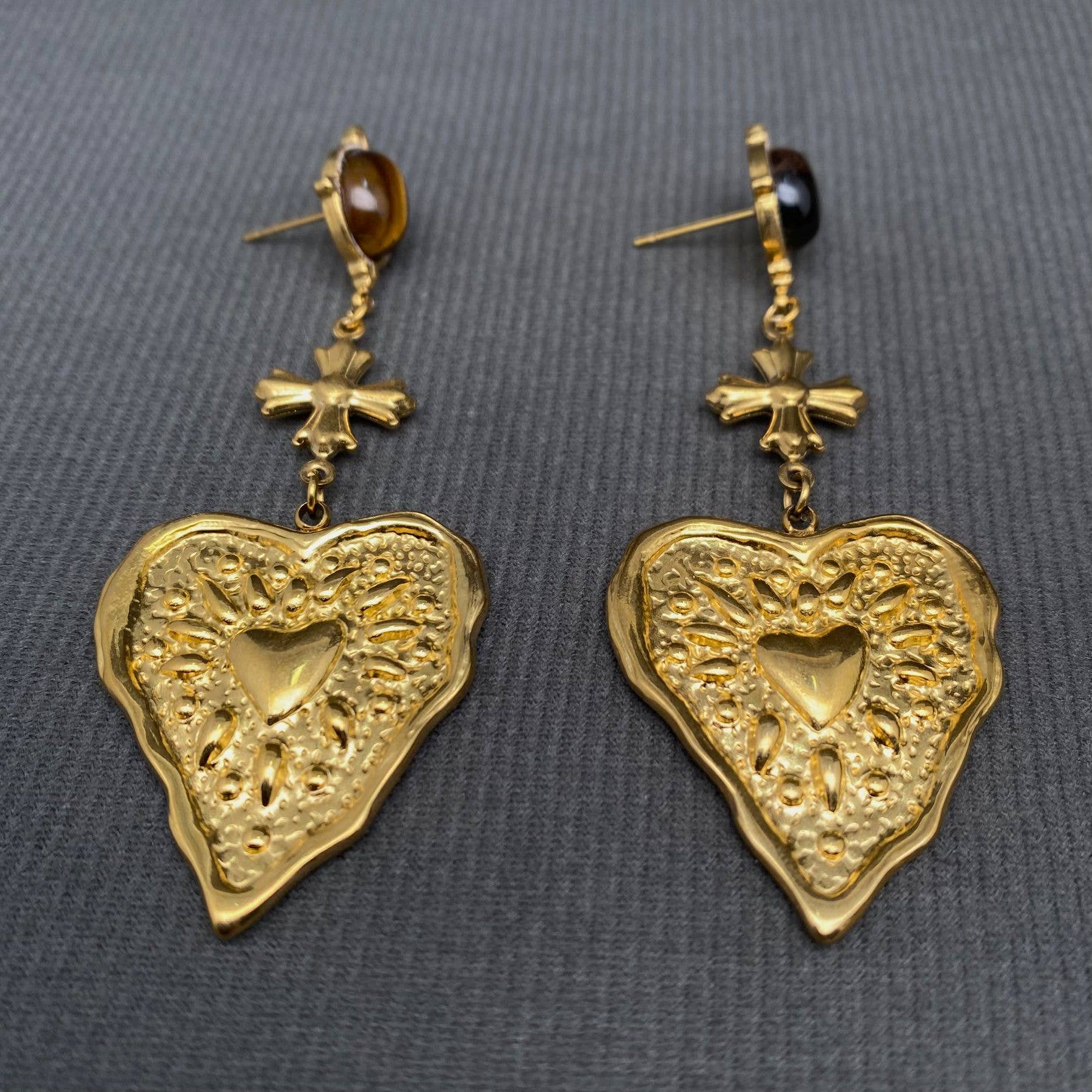 Hammered heart-shaped pattern 18K Golden SS Earrings