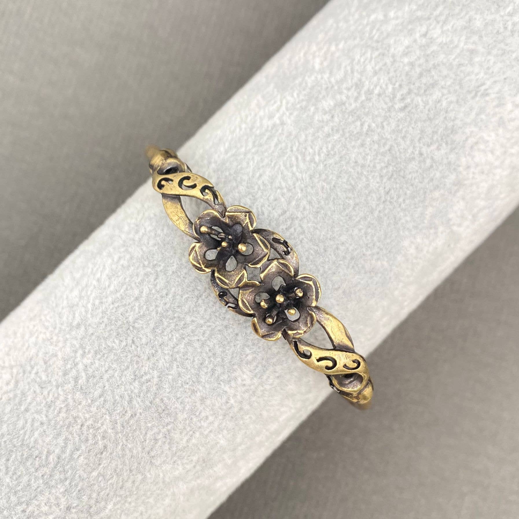 Retro Process Brass Flower Adjustable Cuff