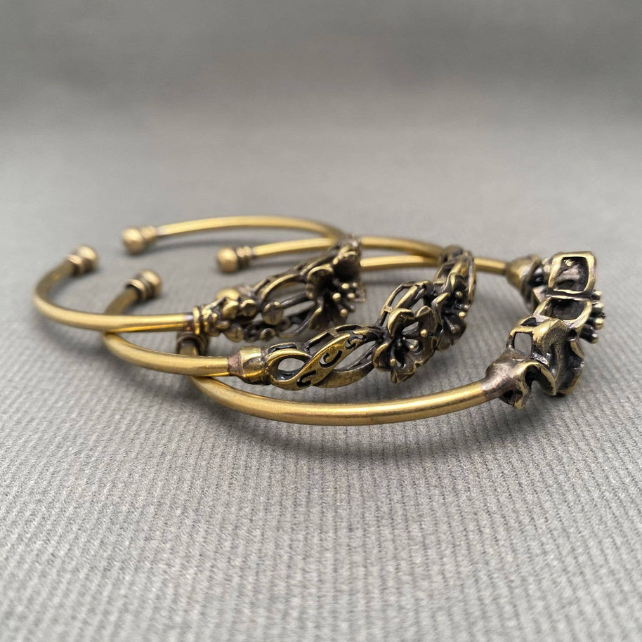 Retro Process Brass Flower Adjustable Cuff