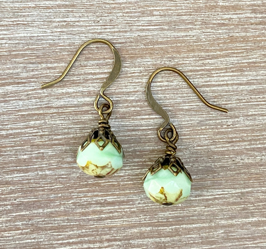 Earthen Beauty Simple Drop Earrings in Pale Green