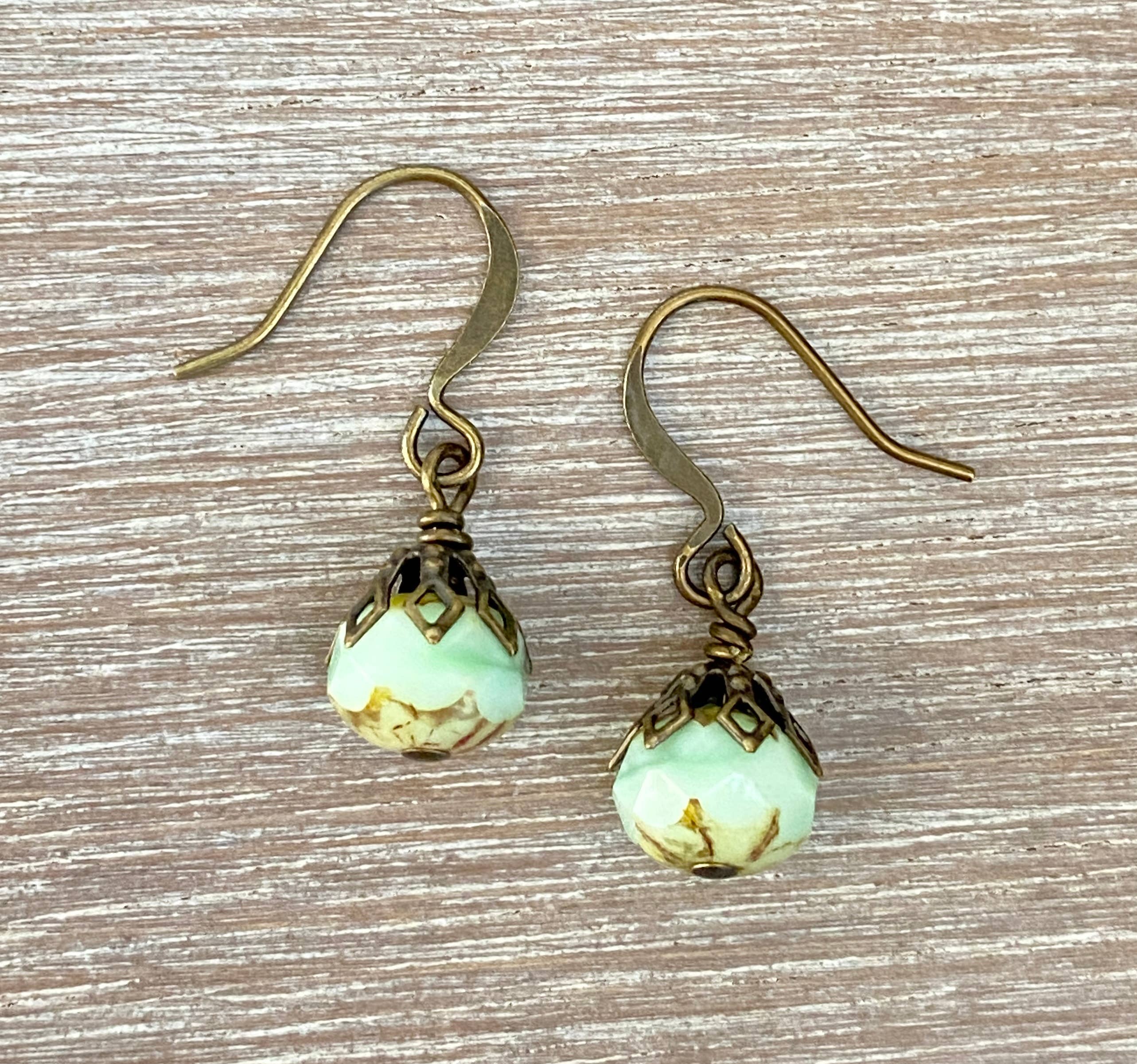 Earthen Beauty Simple Drop Earrings in Pale Green