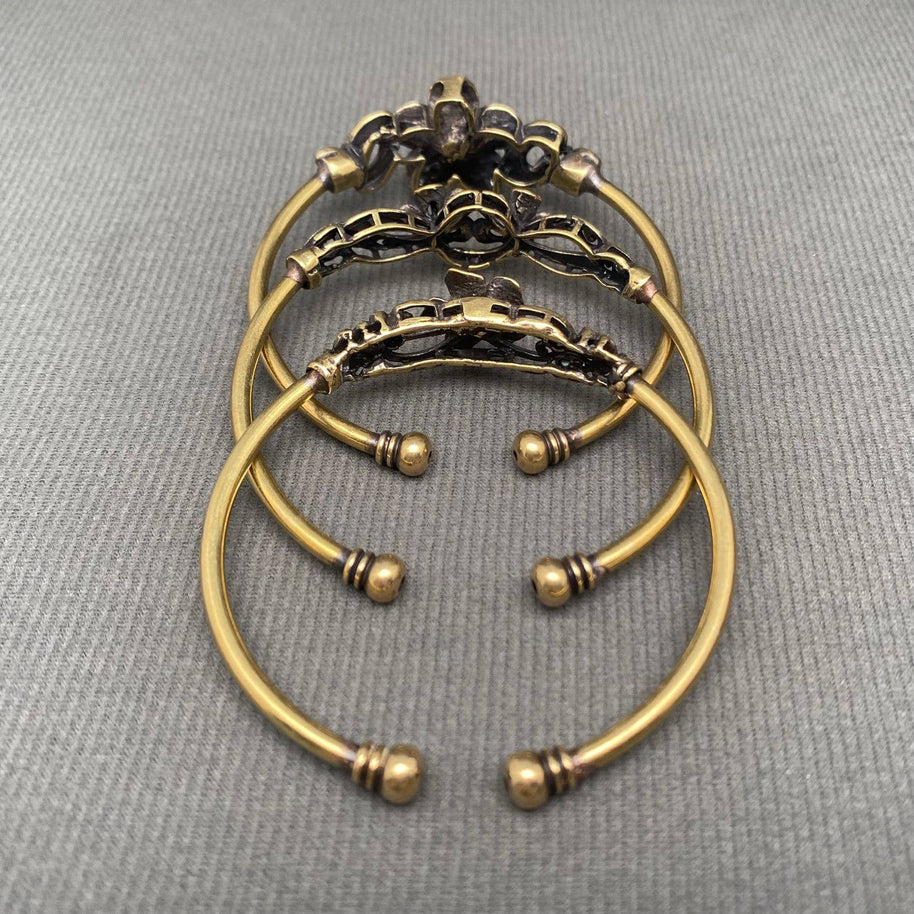 Retro Process Brass Flower Adjustable Cuff