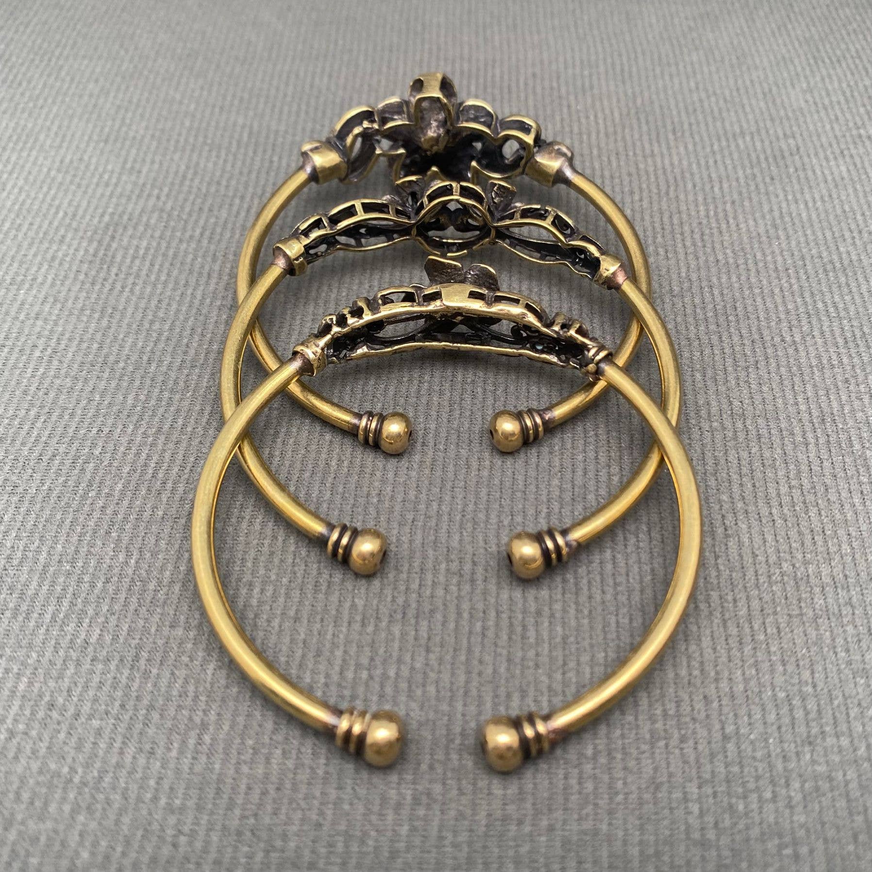 Retro Process Brass Flower Adjustable Cuff