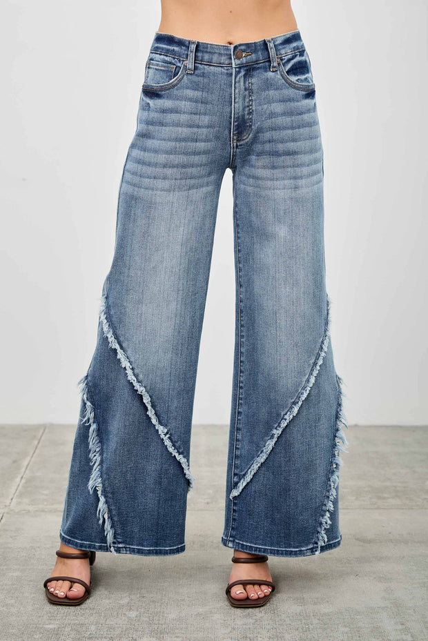 Mid-Rise Jeans with Frayed Seam