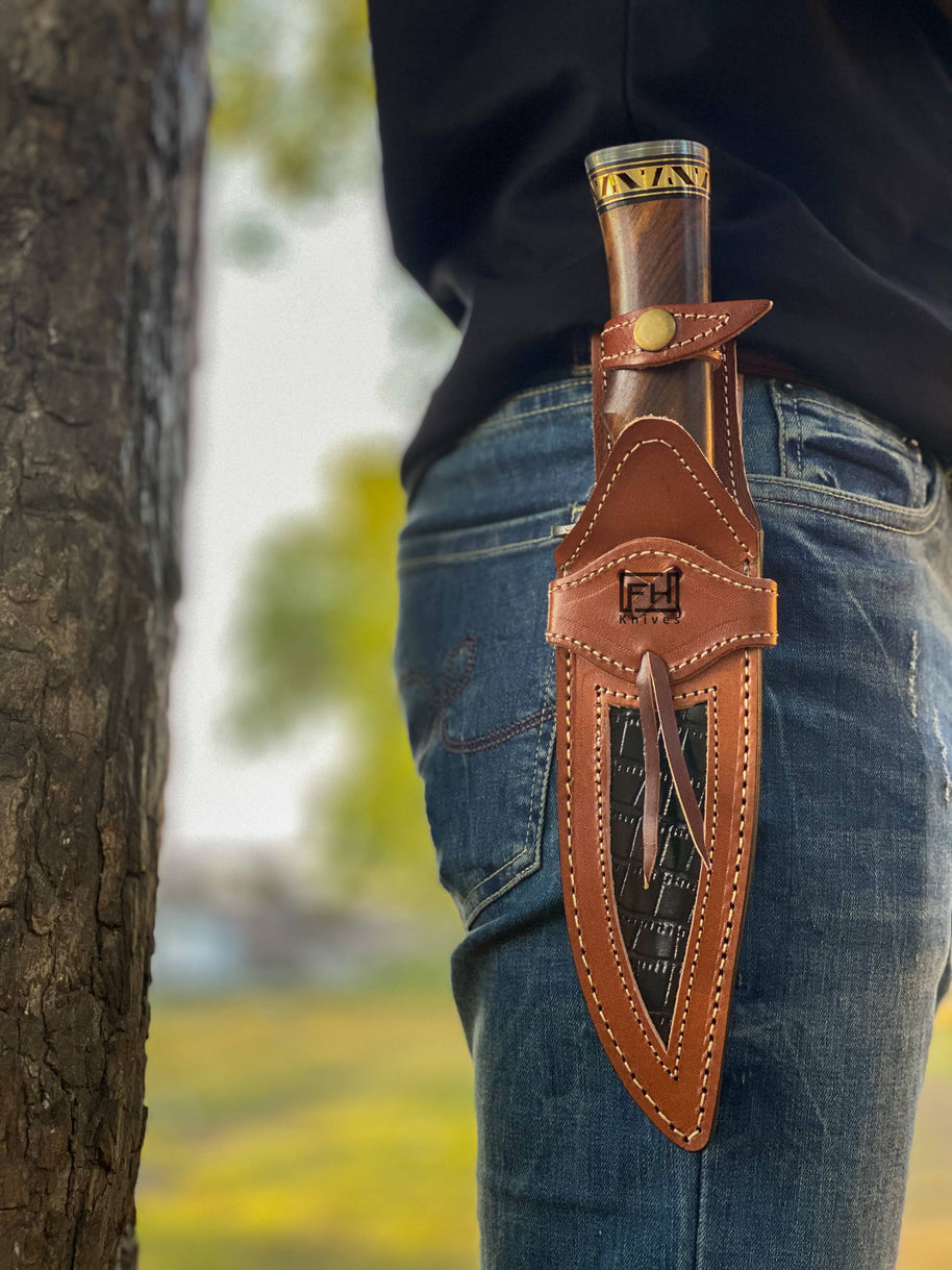 Large Damascus Knife, Round Wood Handle