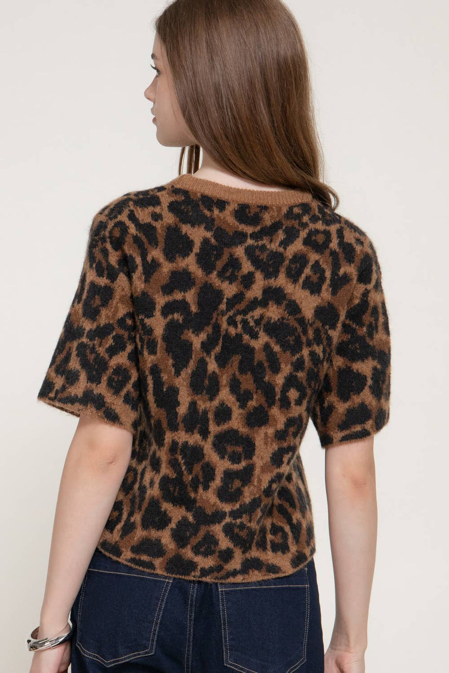 Short Sleeve Round Neck Leopard Jacquard Sweater Top