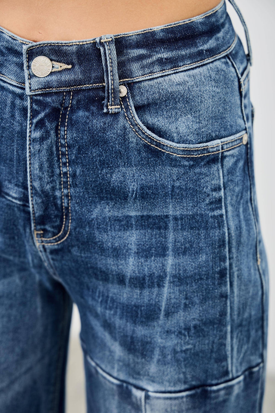 Mid-Rise Wide Leg Jeans