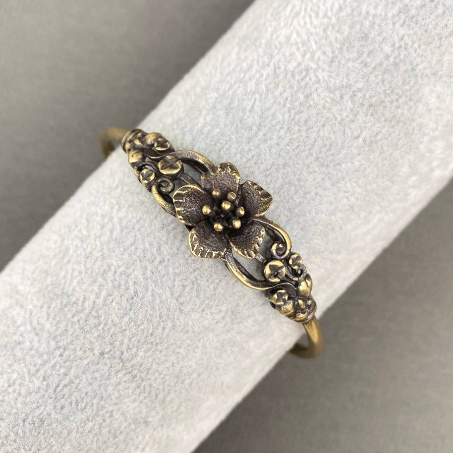 Retro Process Brass Flower Adjustable Cuff