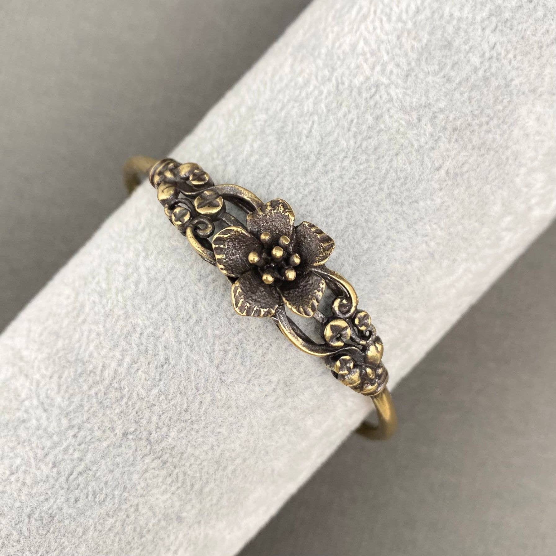 Retro Process Brass Flower Adjustable Cuff