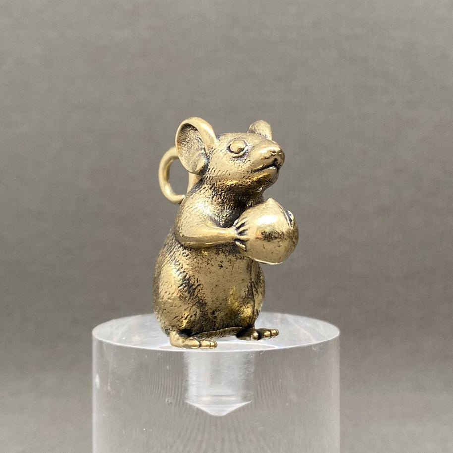 Brass mouse