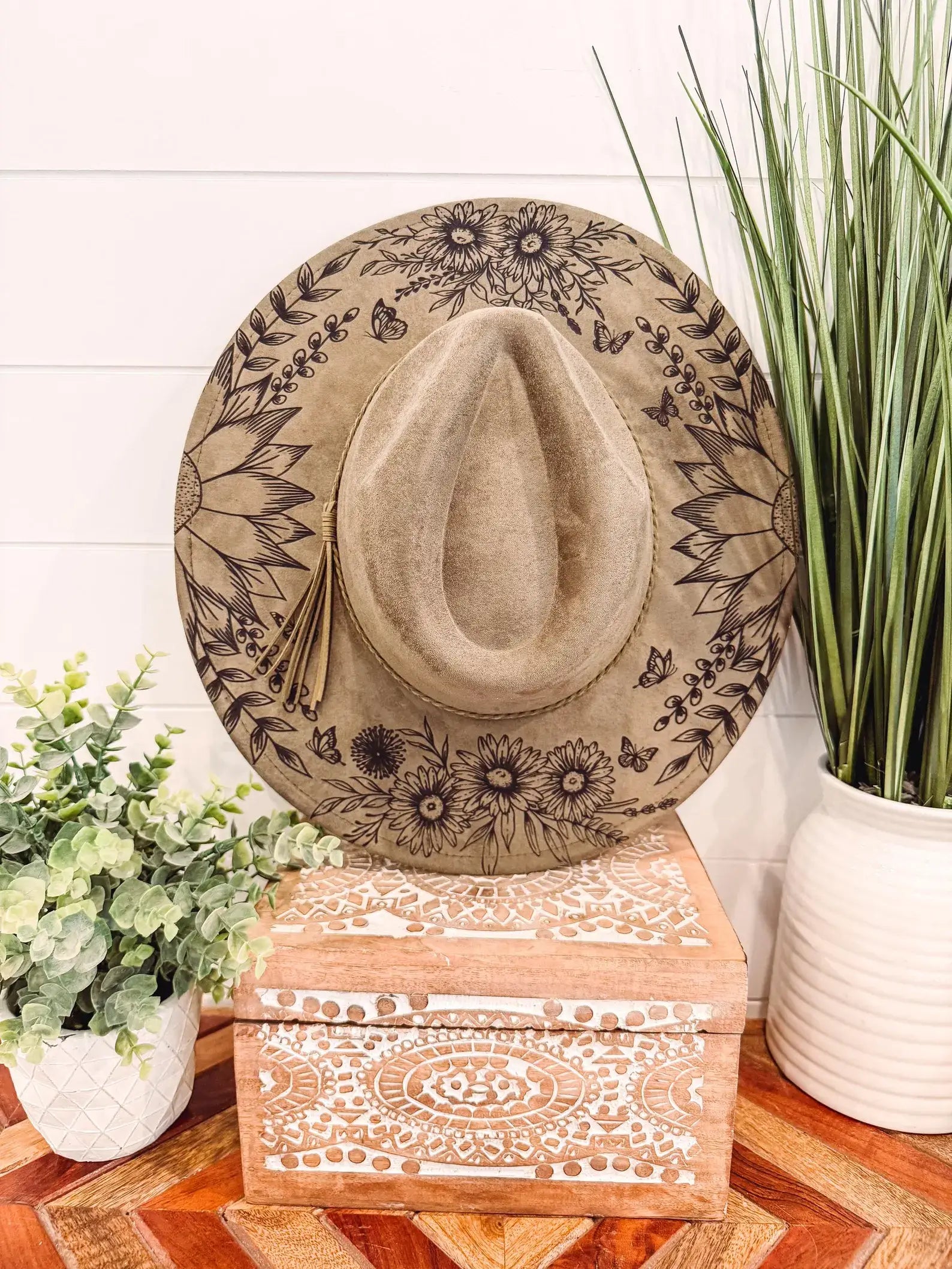 Engraved Floral Rancher Hat, Full Brim