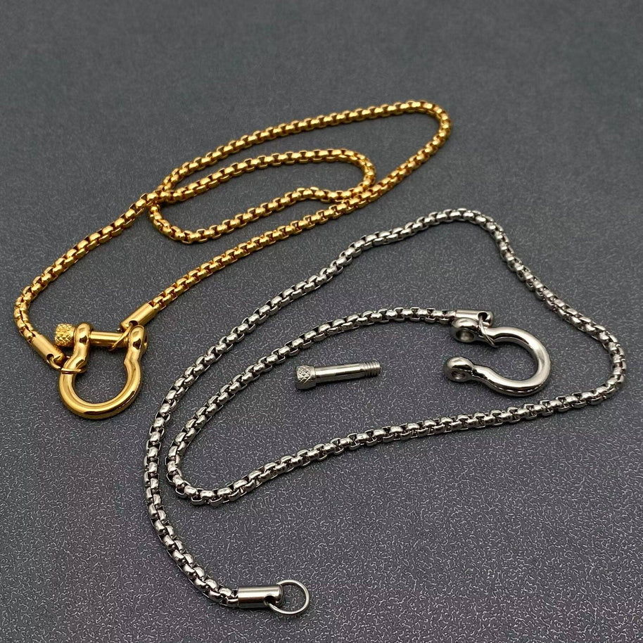 18K GP S.Steel Horseshoe Buckle Charm Necklace