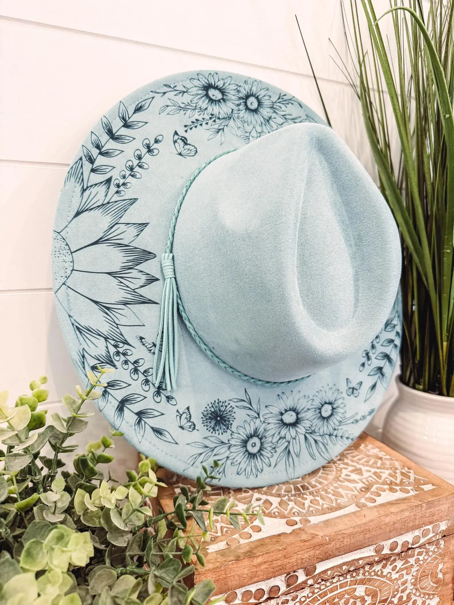 Engraved Floral Rancher Hat, Full Brim