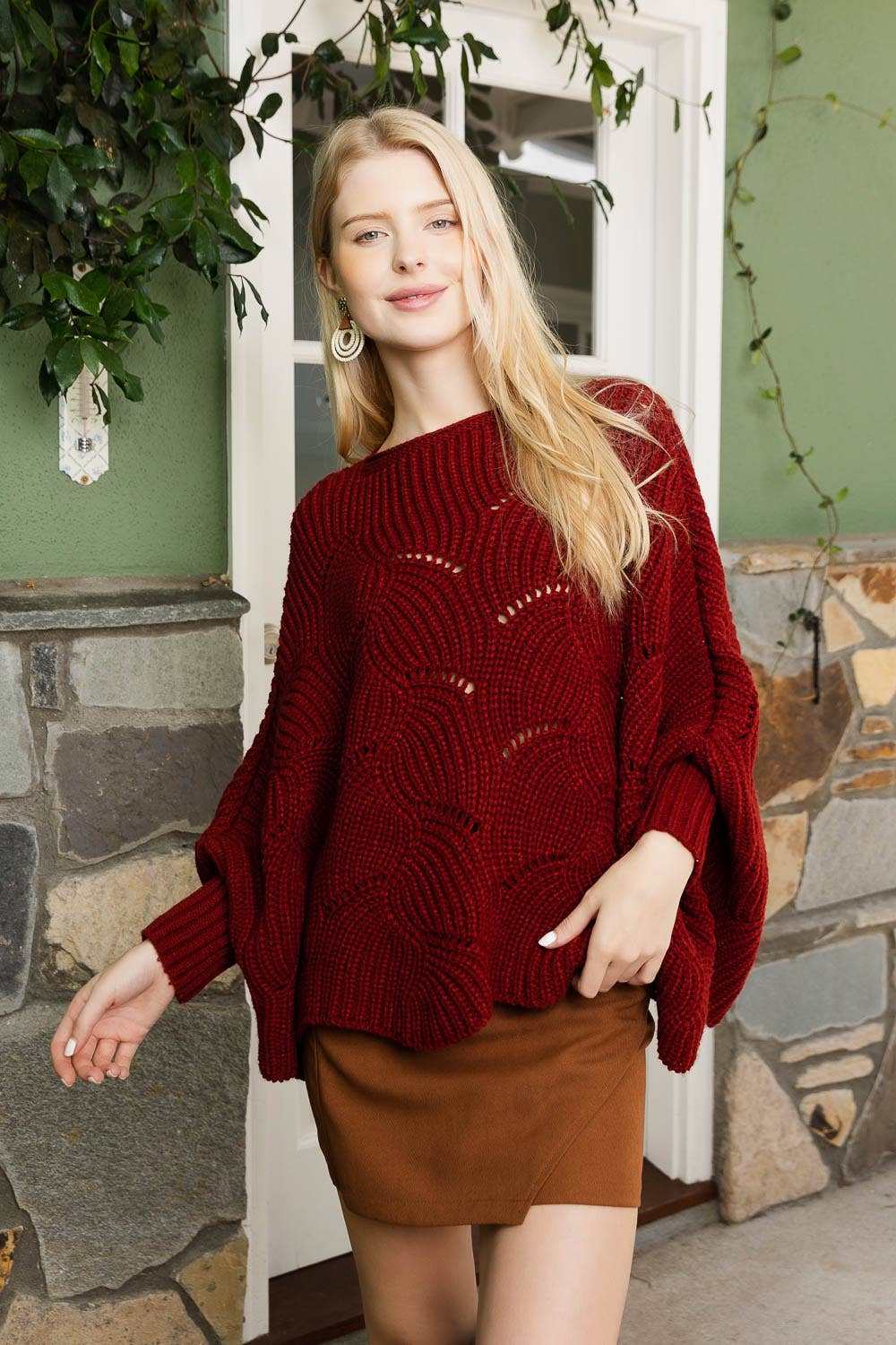 Ribbed Knit Pattern Poncho w/ Sleeves