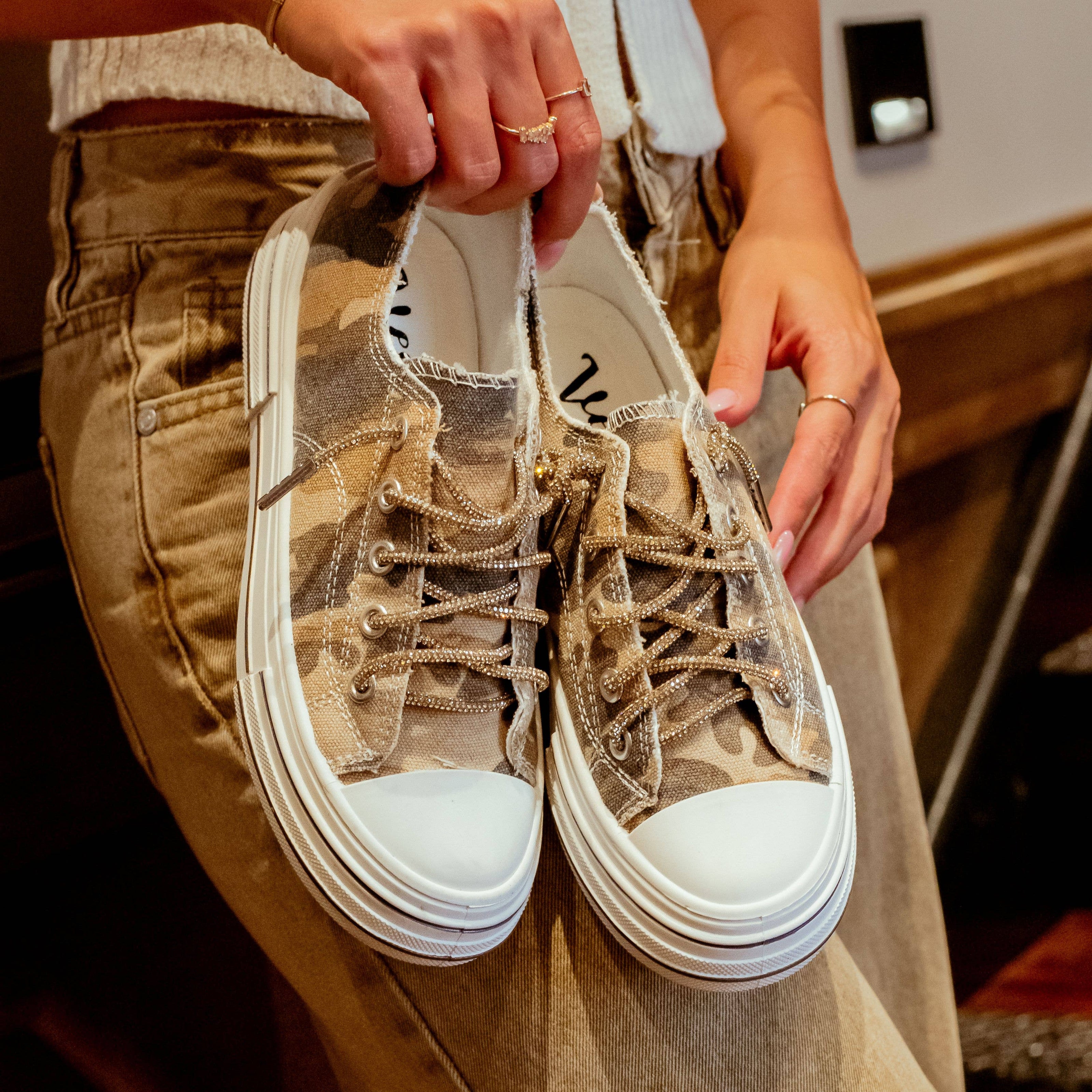 AMAN CAMO Sneakers