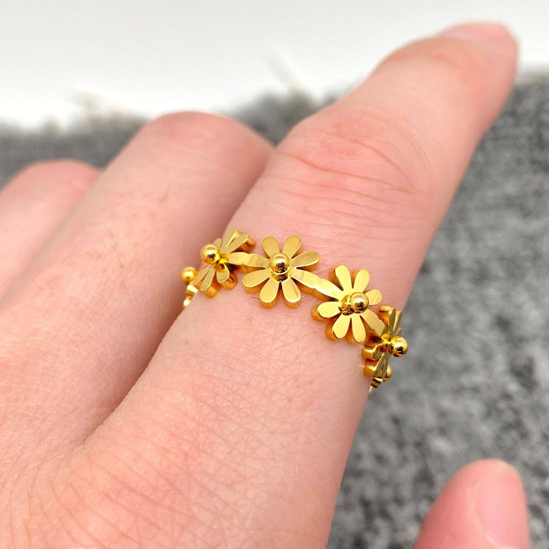 FGS - 18K Gold Plated SS Daisy Flower Adjustable Ring