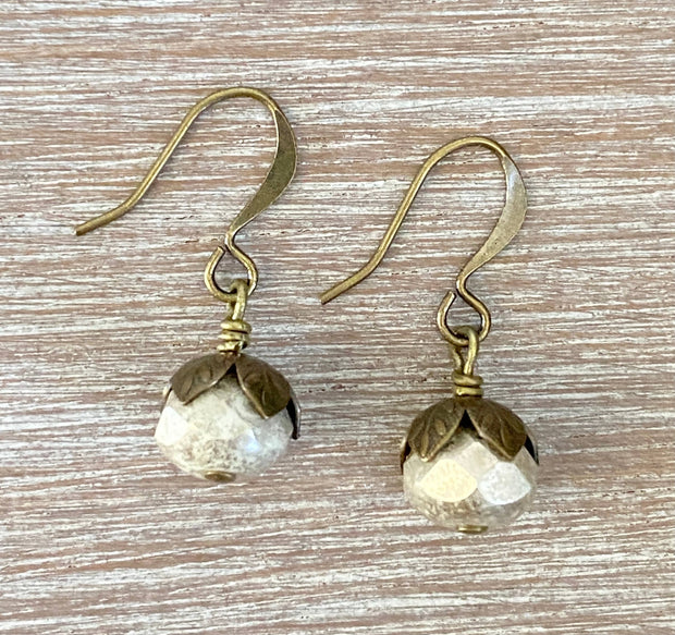 Earthen Beauty Simple Drop Earrings in Cream/Ivory