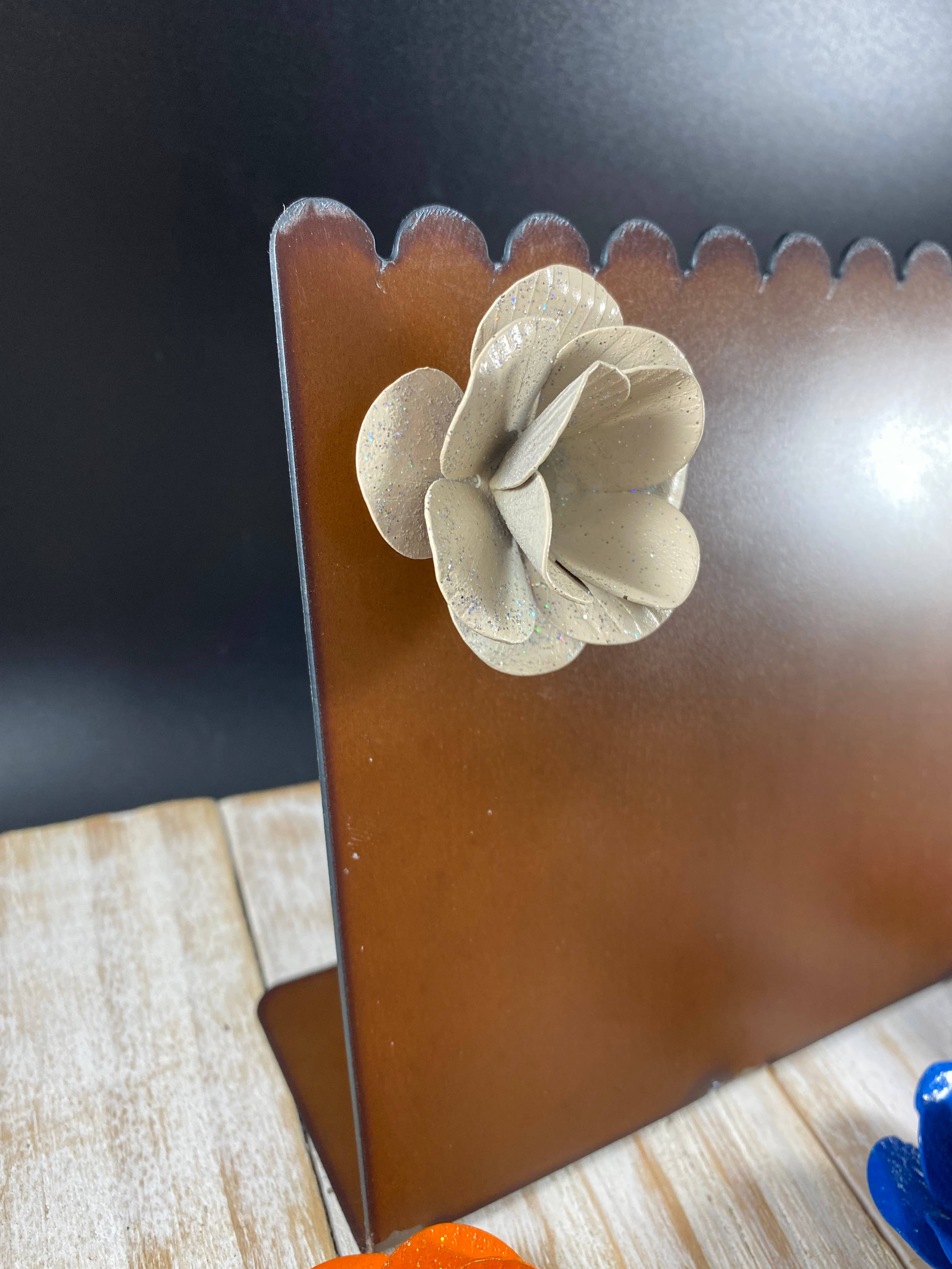 Metal Frame with Flower Magnet