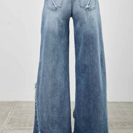 Mid-Rise Jeans with Frayed Seam