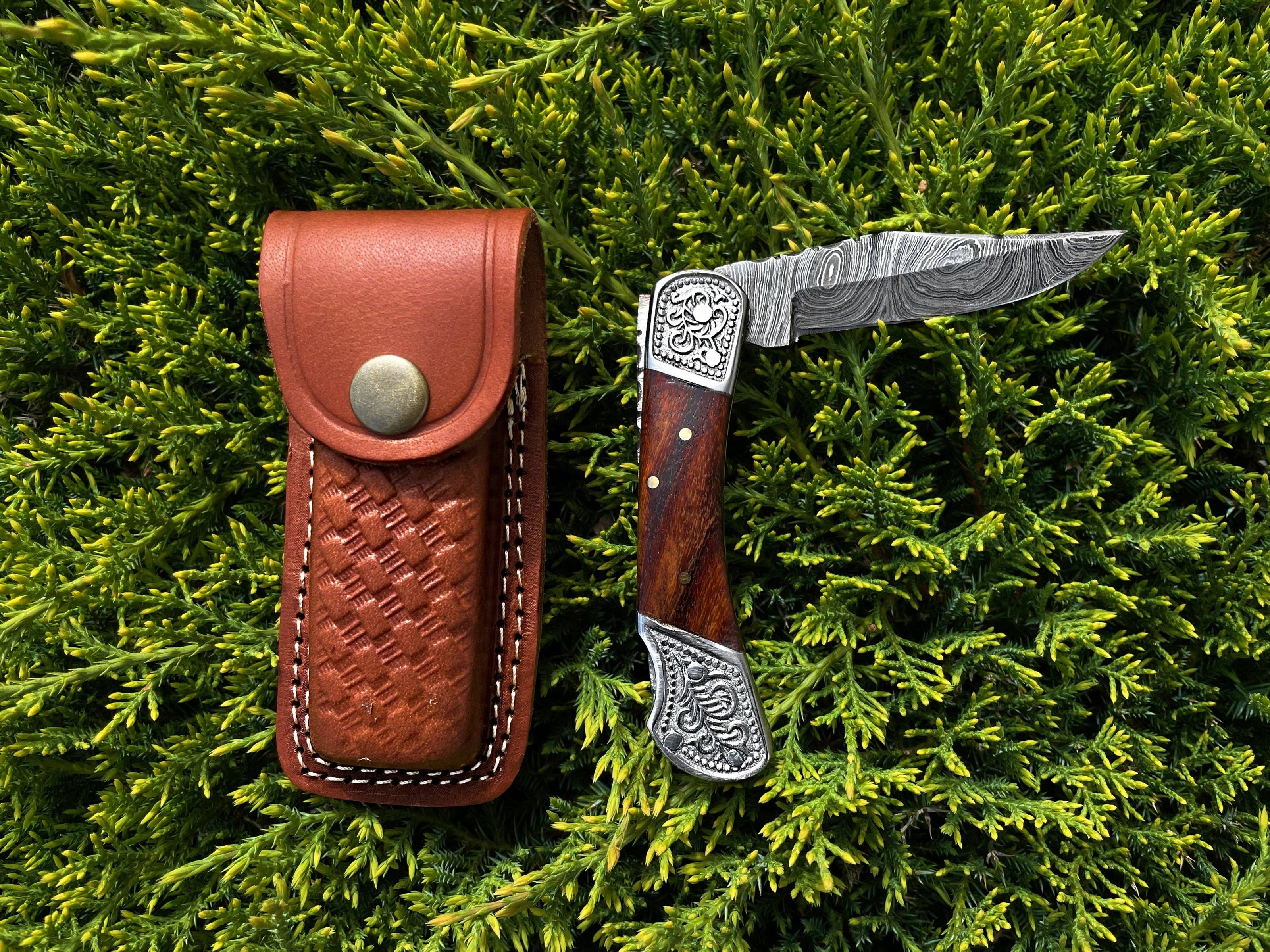 Damascus Walnut Wood Pocket Knife