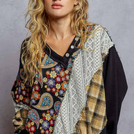 Patwork V-Neck Knit Top