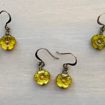 Petite Olivine Crystal Flower Crocheted Necklace