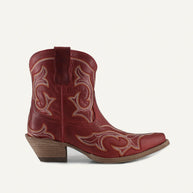 Regina Red Bootie, Buck & Brana