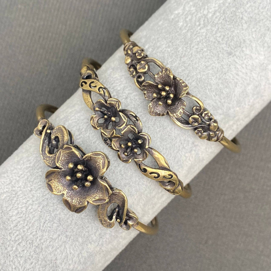 Retro Process Brass Flower Adjustable Cuff