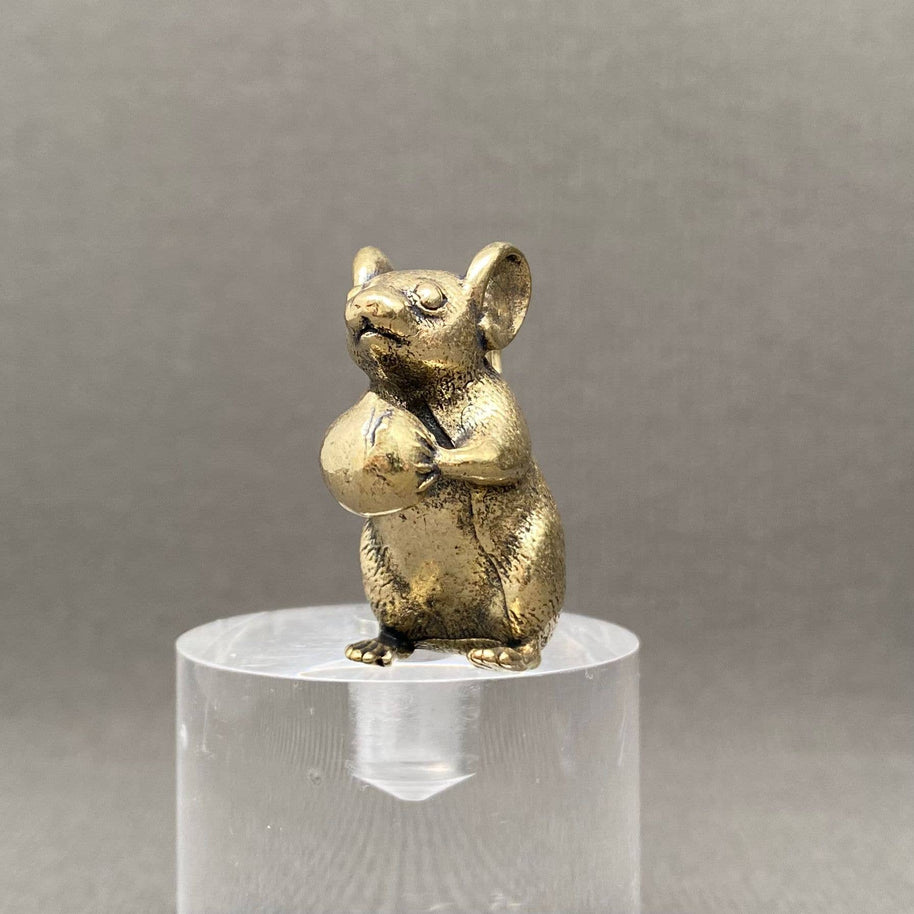 Brass mouse