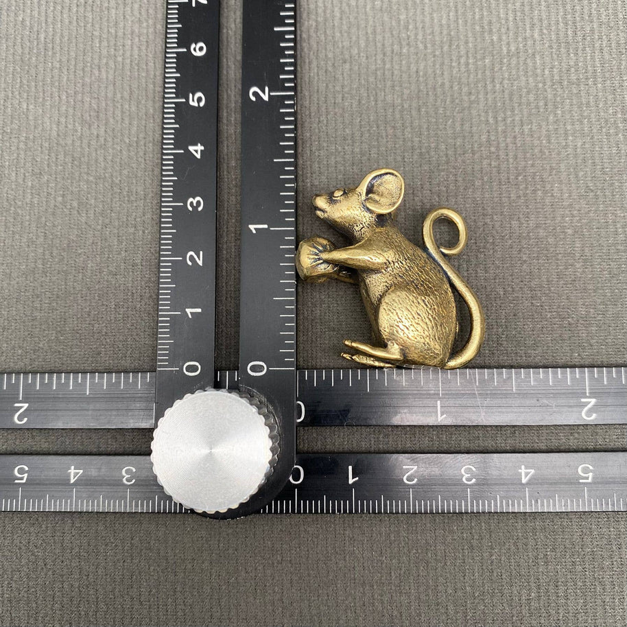 Brass mouse