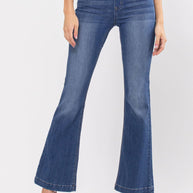 Mid-Rise Medium Wash Flared Jegging