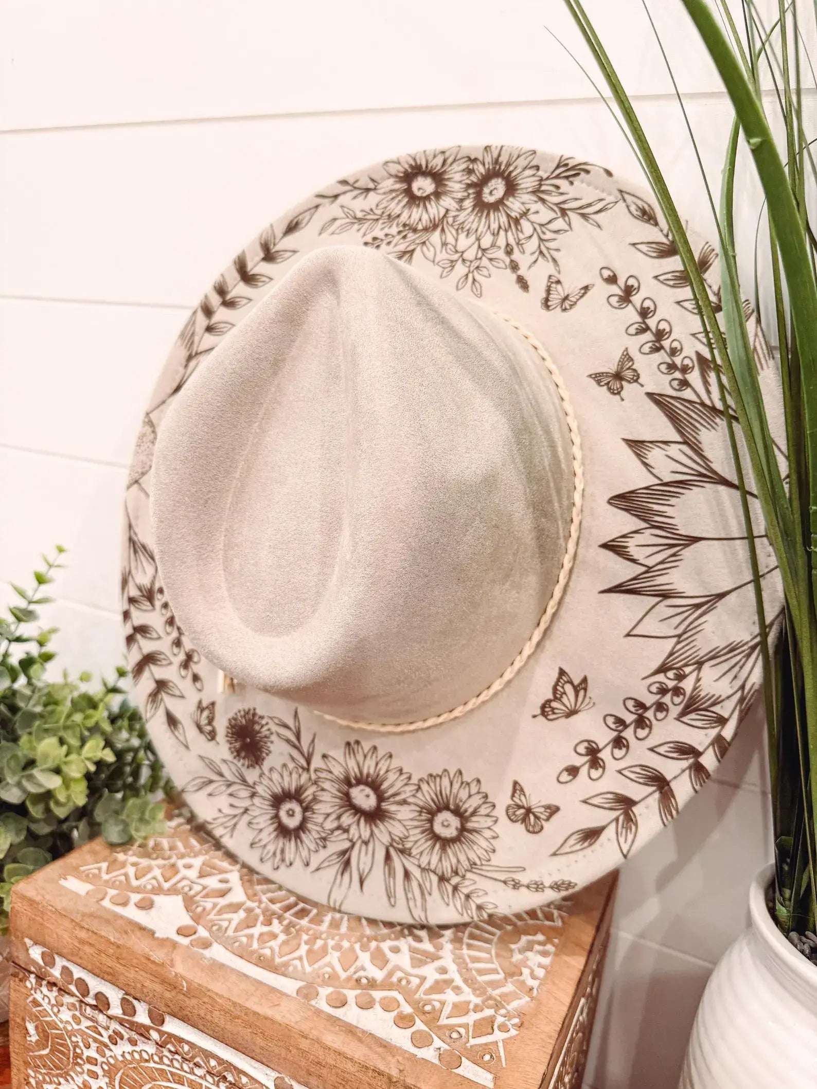 Engraved Floral Rancher Hat, Full Brim