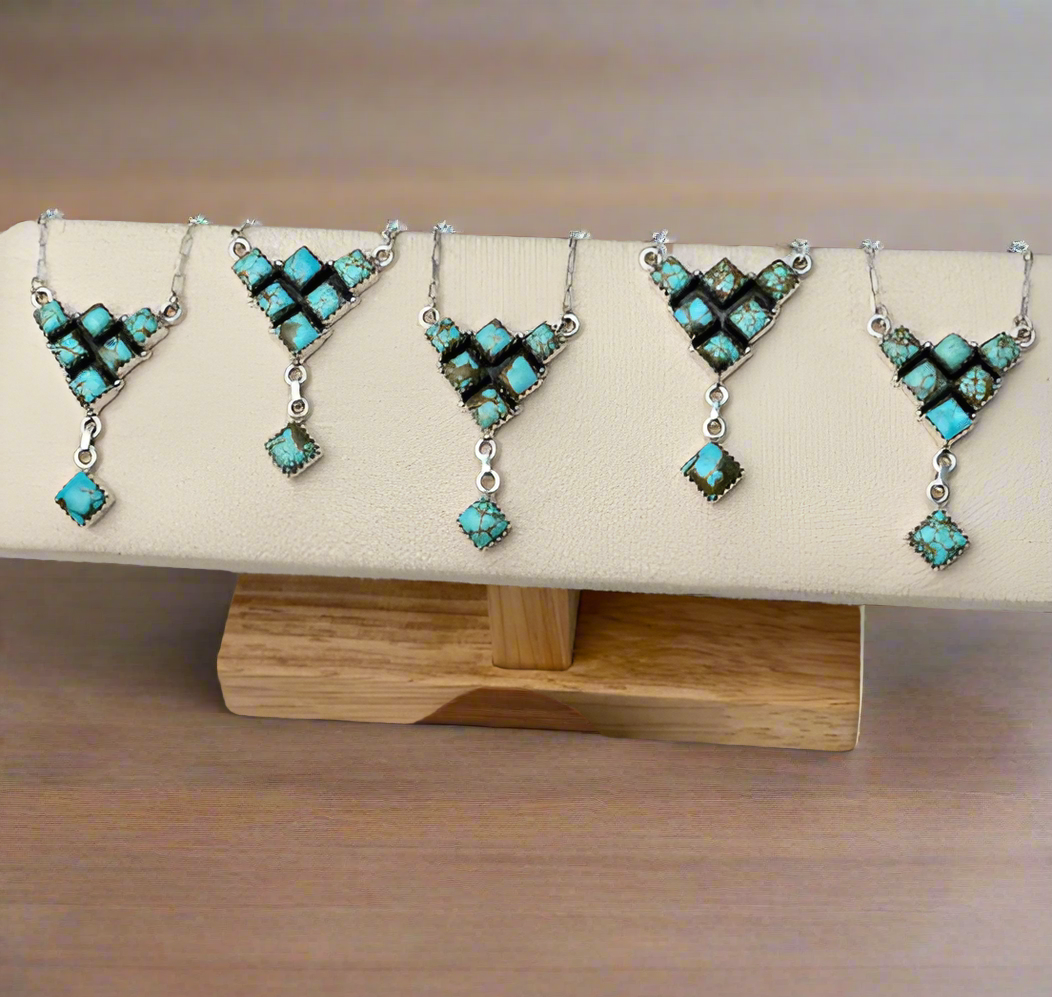 Handmade Mine 8 Cluster Necklace