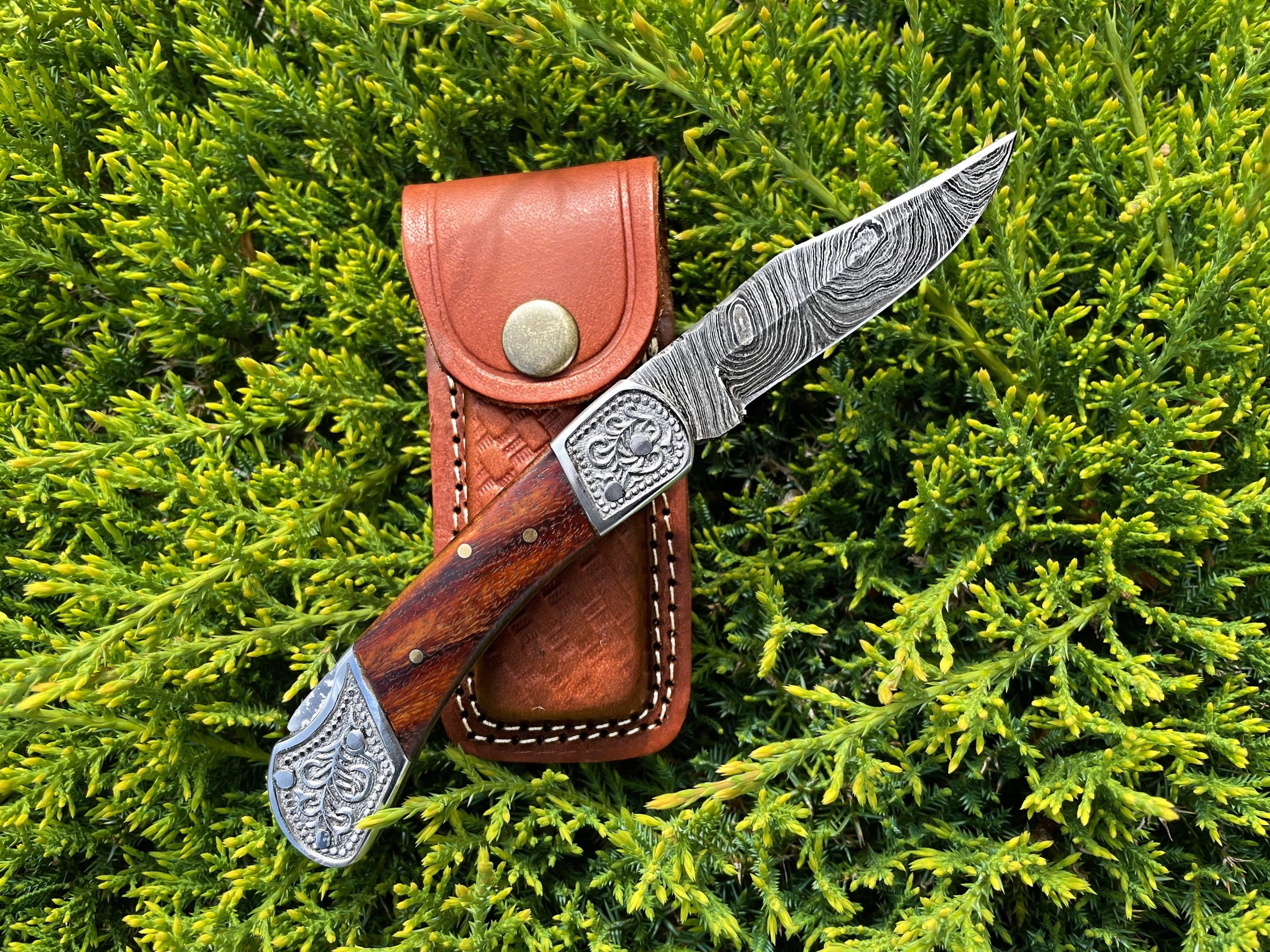 Damascus Walnut Wood Pocket Knife