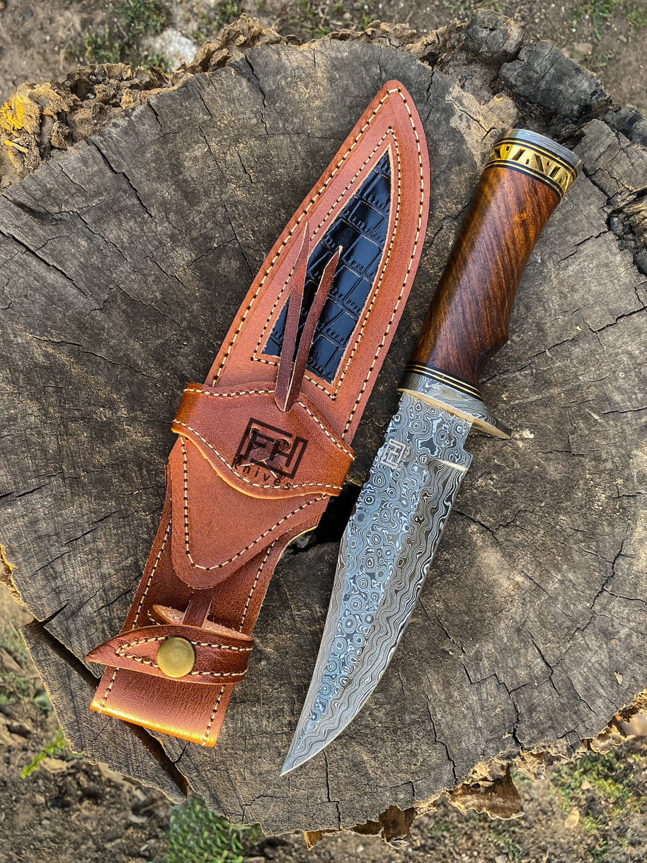 Large Damascus Knife, Round Wood Handle