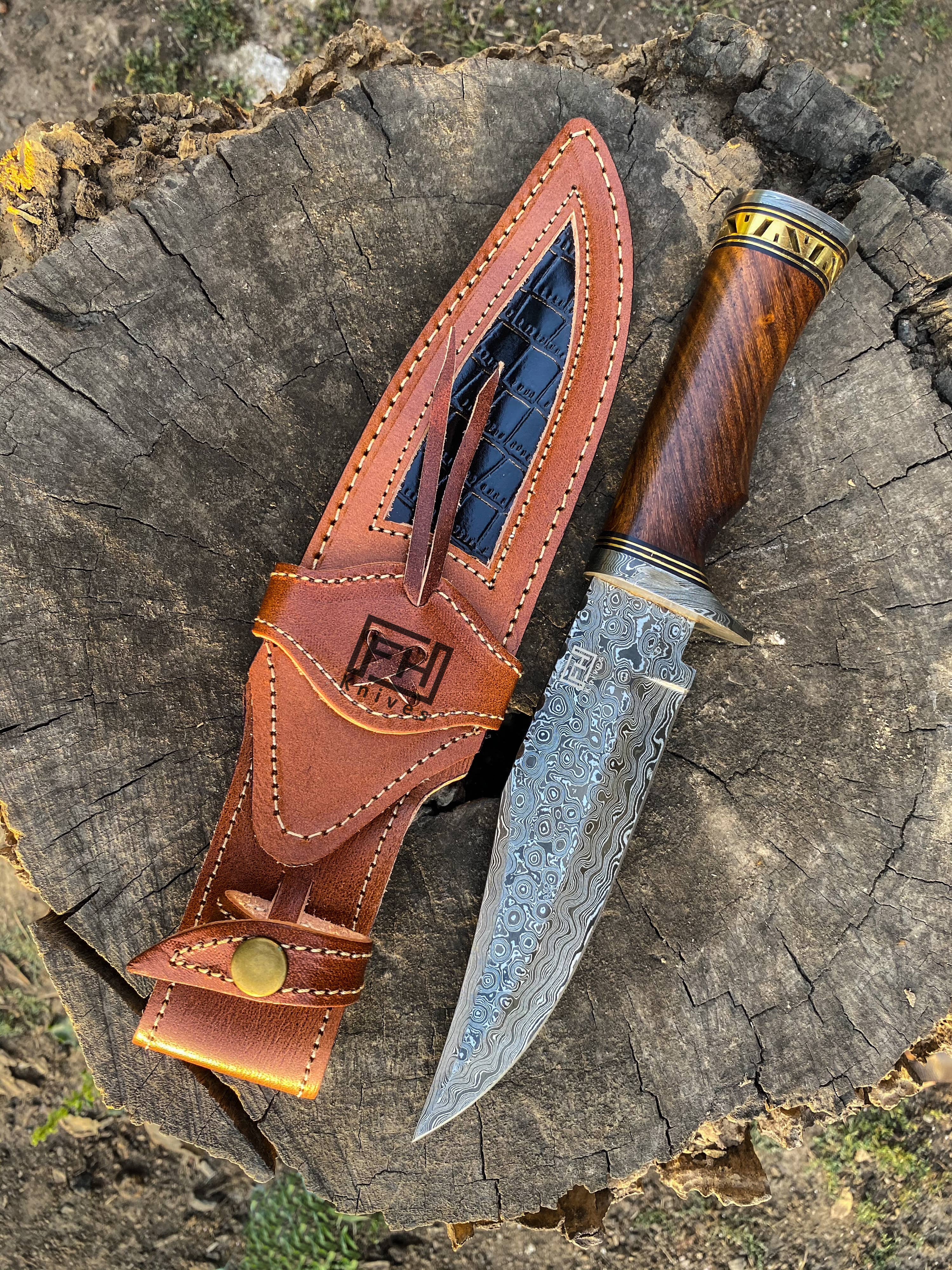 Large Damascus Knife, Round Wood Handle