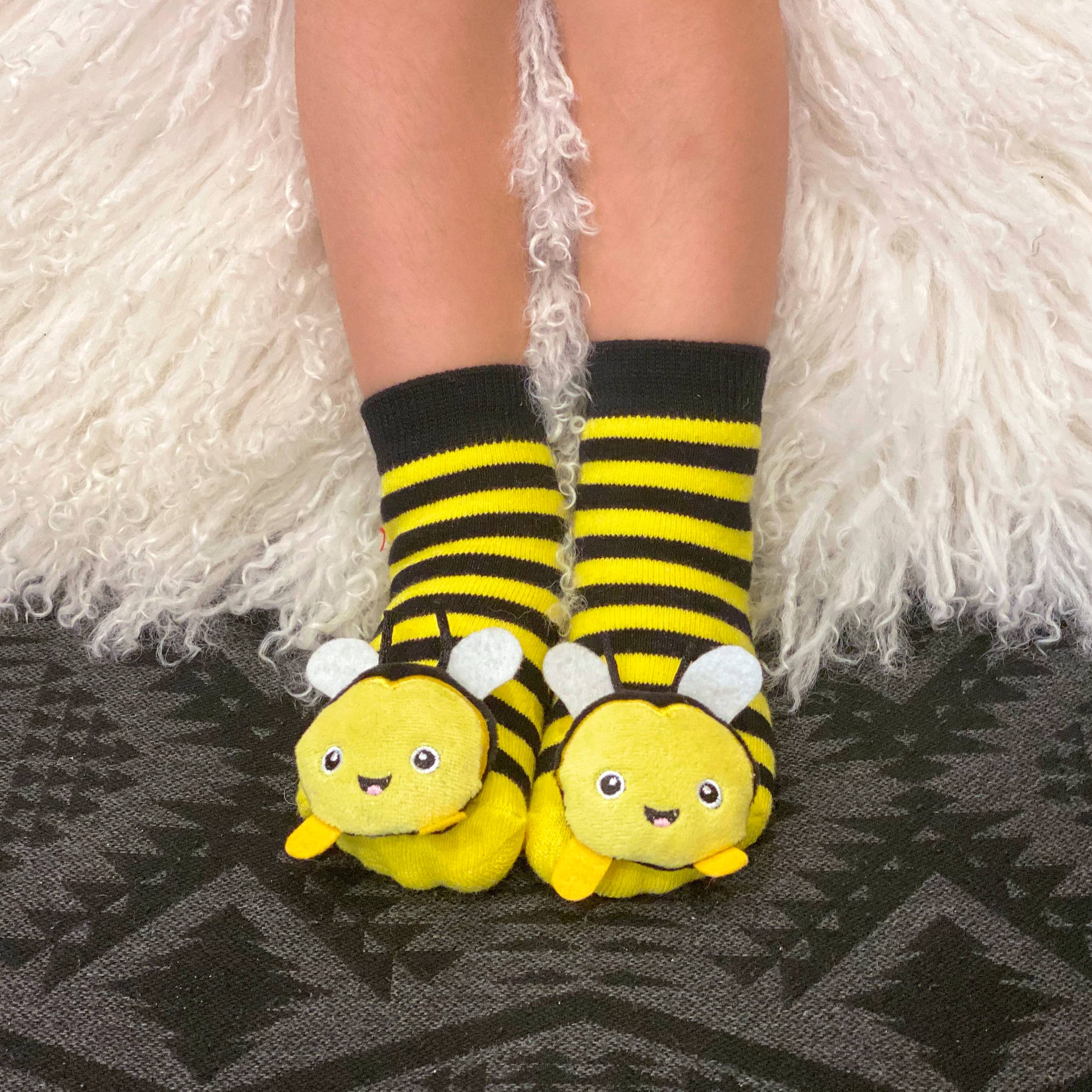 Bumblebee Boogie Toes Rattle Socks