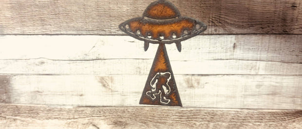 Bigfoot Abduction Flying Saucer Yeti Sasquatch Magnet