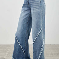 Mid-Rise Jeans with Frayed Seam