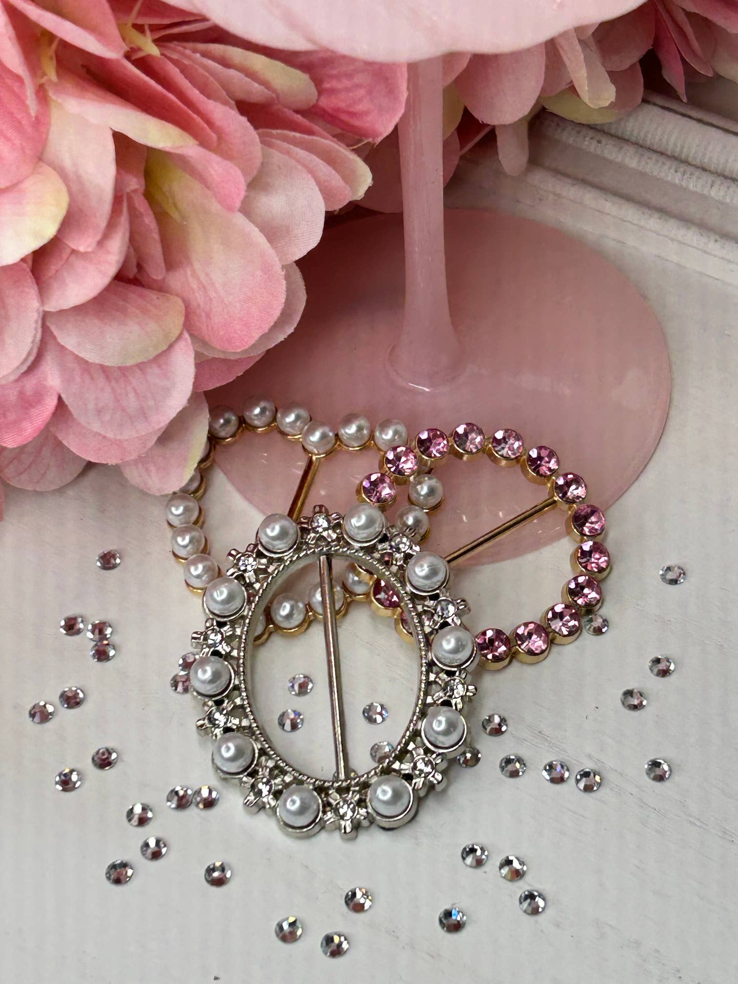 Tee Tie Round Gold with Blingy Clear Rhinestones