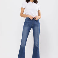 Mid-Rise Medium Wash Flared Jegging